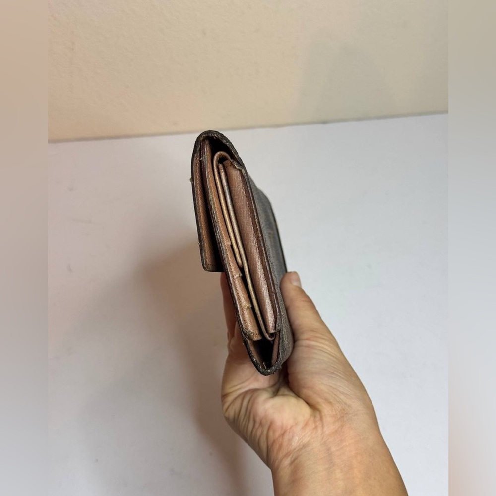 Louis Vuitton Monogram Sarah Wallet - Picture 5 of 12